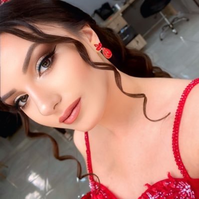 emineceyIan's profile picture. 