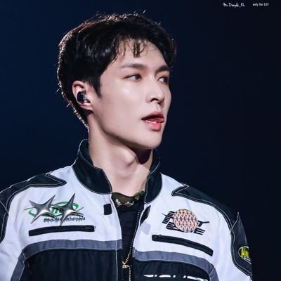 God first, family 2nd. My TL is richly dedicated to EXO's KPop & Lay Zhang's MandoPop (XingPop) but there'll be occasional k/cdrama & politics in the TL so...
