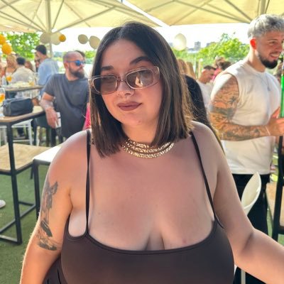 una chica piscis super divertida, pero sobre todo piscis.😡