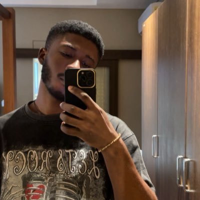 Photographer , Brand designer , explorer, instagram @pixelking.ss Dm for bookings