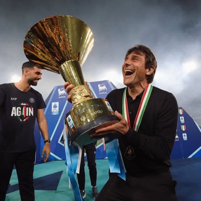 frequenzazzurra's profile picture. Partenopeo nel sangue e orgoglioso di essere nato nella città più bella del mondo! Amante del mare, odio fascisti e sionisti! #ForzaNapoliSempre