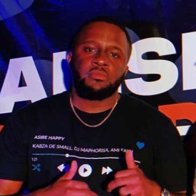Love yours • Software Engineer • Music Curator • Pushing Positivity #GGMU
