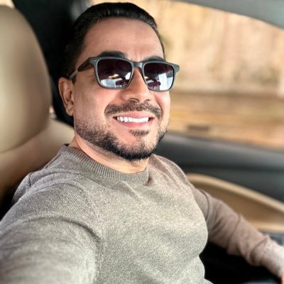 EliCarlos294740's profile picture. 