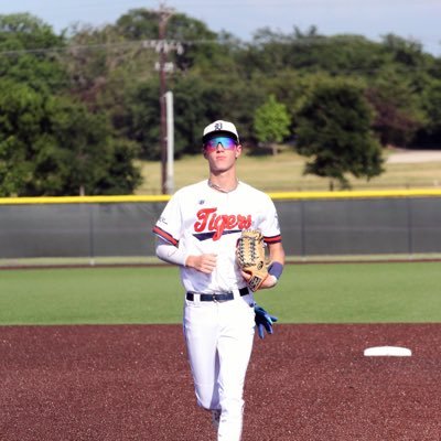 levistern2028's profile picture. @WakelandBaseba1 | 6’3 170 | OF/RHP | 2028 | (214-808-3268) | levi29stern@gmail.com |
