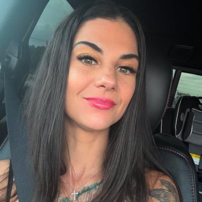 worthlina93181's profile picture. 