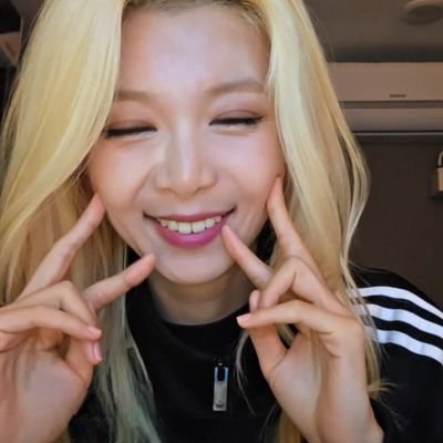• 25y • dreamcatcher • dami •
Fan account • bissexual • bookstan •