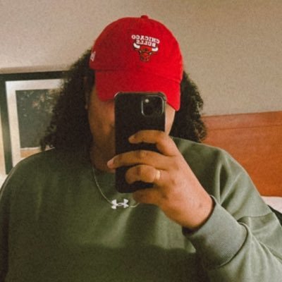 taynaaccount's profile picture. Falo português e várias merdas 🤪