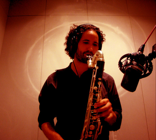 Dr (Contra)(Bass) Clarinetist & Saxophonist. Recording engineer. Contemporary, Electroacoustic, Improvising, Jazz & World Musician.