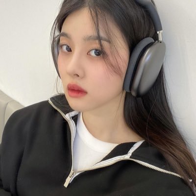 Gowdenrod's profile picture. Winter is aespa's vocal powerhouse, captivating audiences with her clear, emotional voice