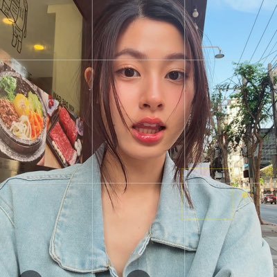 Rassbeyi's profile picture. Digital queen with a snowy charm