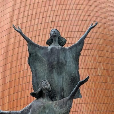 YRLtGgOkI720258's profile picture. 