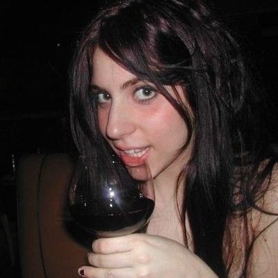 a__jujuba's profile picture. uma clt que endeusa lady gaga e taylor swift
