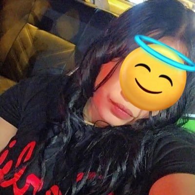 Me concidero una chica muy sexy😈 y muy caliente 🔥 quiero divertirme 🤤🤭 y aprender más de el mundo sw