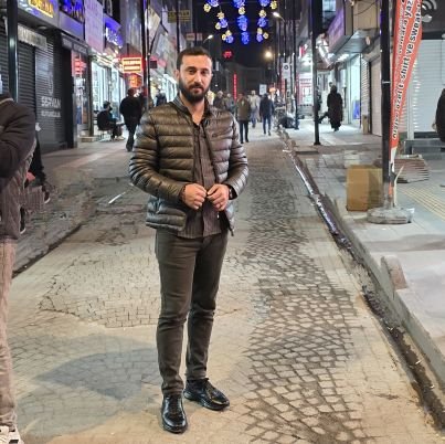 @BEŞİKTAŞ
ᴀɴᴀü ----- istikrarlı sevgi ∞ başı bağlı ♡