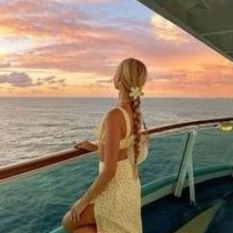 Reni238647's profile picture. 