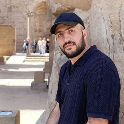 Van Şehir Okumalari Koordinatörü.
Ütopist.
İdeal kent nedir ve Van, Cennet olsaydı nasıl olurdu? sorularına cevap arıyor ve tezini yazıyorum.