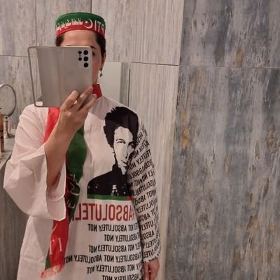 رَبِّ اشْرَحْ لِي صَدْرِي وَيَسِّرْ لِي أَمْرِي وَاحْلُلْ عُقْدَةً مِنْ لِسَانِي يَفْقَهُوا قَوْلِي
Free Free Palestine 🍉🇵🇸