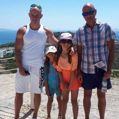 Lewispratt82's profile picture. 