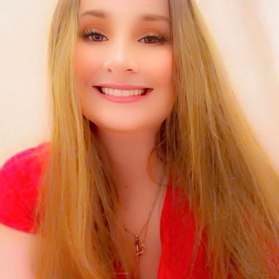 Book Reviewer • Social Networker • Blogger • Fur Mama • Lover of thunderstorms, reading, music and animals • 💜📚🎧⛈️🦋