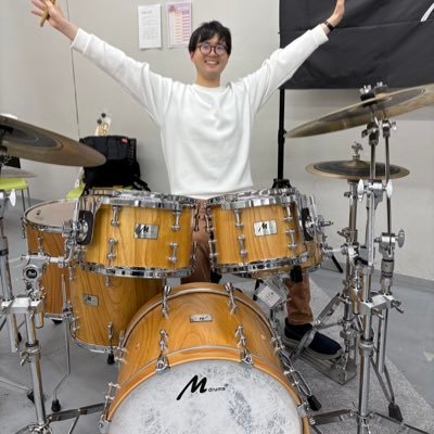ShunDonald's profile picture. 園高II類→立命館 産社 →阪本ドラム道場1期生 京都の端まいづるで生息中 世界のSAKAE &神田スネアと共に奏でる日々💨