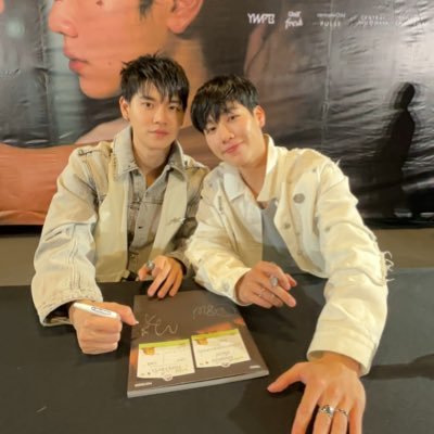 | FAN ACCOUNT |BoZhan | Tian XuNing | YinWar @yiyin_anw @warwanarat |ความสุขนั้นแสนสามัญ | อยู่เท่าที่มีความสุข | เมนคู่ที่แปลว่ารักทั้งคู่❤️😊🍀🌻☘️