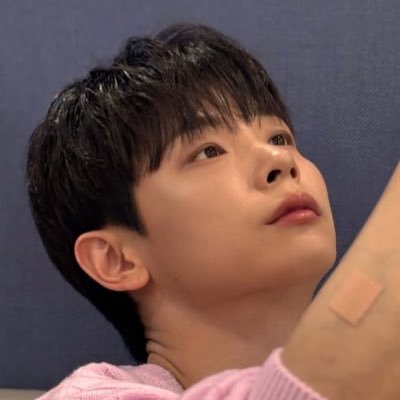 bule0__0's profile picture. #𝑳𝑼𝑪𝒀 | 신예찬
