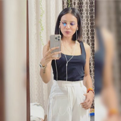 लोचा, लफड़ा और जलेबी, फाफडा को गुजराती की Life से कोई नहीं निकाल सकता...🙌 “Richer than @ElonMusk❤️☺️👸 For you it would be 1+1=2, for me it would be 1+1=11 😎