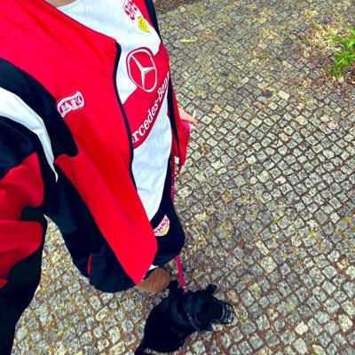 annaleners's profile picture. #VfB 🤍❤️, Dog-Content 🐕, Politik | Grün🌻 | irgendwo zwischen BXL, STR und BER | 🇪🇺🇸🇮🇲🇿 | geht mit @RikyPalm auf die Reise ✈️🏝️🌍🏔️⚽️| She/Her