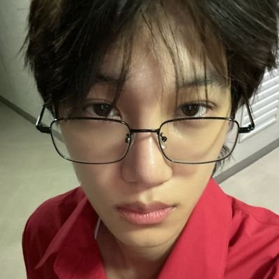⠀★⠀ 𝖺𝗅𝖻𝗎𝗆 ( ιᥒtᥱr᥎ιᥱᥕ ᥊ ) 𝖻𝗒 김민석
𝟐. 𝗐𝗁𝖾𝖾. 𝟱. 𝗅𝗈𝗌𝗍 𝗉𝖺𝗋𝖺𝖽𝗂𝗌𝖾. ★