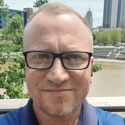 RobertMThomps11's profile picture. 