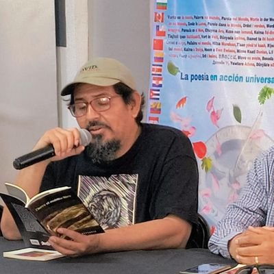 Dr. Ciencias Marinas por el @cinvestav / SNII Candidato / Becario FONCA Jóvenes Novela (2005).
Diplomado en Periodismo y Literatura.