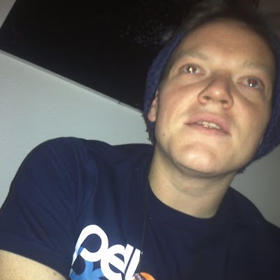 draysimz's profile picture. 