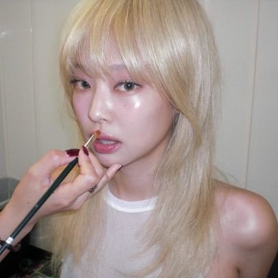 etnuitlie's profile picture. so did u hear that?