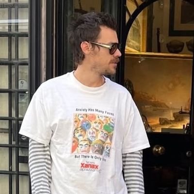 Larry is real💙💚~~~Hola soy Silvia. Está cuenta es para informar principalmente de Larry. Espero q sea un sitio seguro para expresar tu opinión con libertad🤗