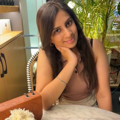 I like to talk about my mind palace and sometimes the bugs in my code :) 👩🏻💻: amz
