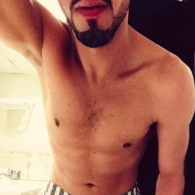 Wolf_Tunisia's profile picture. dominant 🍆 j'aime les soire with 🍬🍻🍷🍀 jawi sauvage versatil plus actif et soft