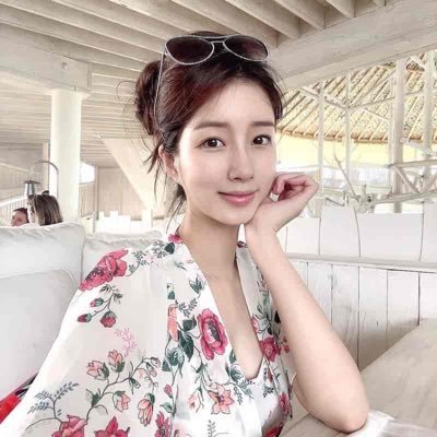 karen_castaneda's profile picture. 出水逆的少妇📌现任小学教师❤️90后优雅从容 又有情调🎈爱游走爱读书爱美食爱美物，此生之愿做个美好自在的"闲人"