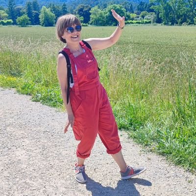 Venbariarismes's profile picture. dona d'un, filla i germana de dos , cunyada de quatre, sogra de cinc, mare i tieta de set , iaia de catorze ,  de tres i de vuit diria que res