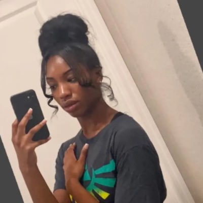 I love Crypto & video games 🎮 . ig: theonlycede $copy ☔️