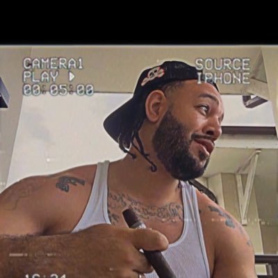 Just a man tryna follow the 💛 brick road and eat fried chicken. 93% of my tweets R lies. Fatherhood is dope & so are the Lakers and Kobe #RIPBMartinez
