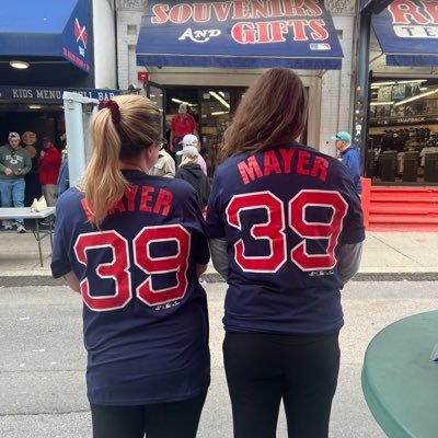 massachusetts is in my blood. boston sports. expect halsey crash outs. #dirtywater she/they