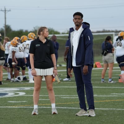 @get__recruited
Working with a staff of former college coaches with 150+ years of coaching experience and contacts to place HS football players into colleges.