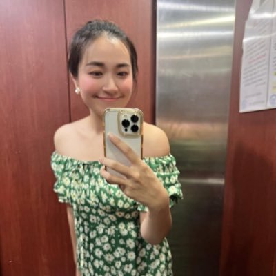 Believes in kindness, laughter, and making every moment beautiful.😊
