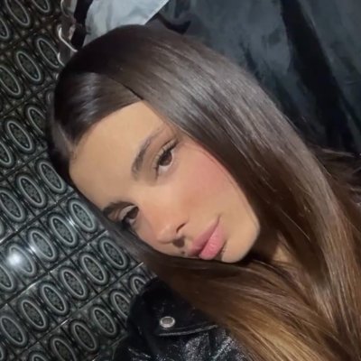 cassyvalenque's profile picture. 18 || Orlando
gemini ♊️
deep talks? hit me up