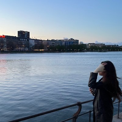 EnjoyTheQueen's profile picture. 🦋