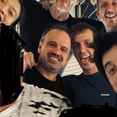 ElBillyMiz's profile picture. Travelling, writing and play fighting. Working on the next phase of my life.