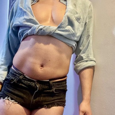 kinky twinky subby bottom. posting pics of your butt online is cheaper than therapy. doing my best to respond to messages! 18+