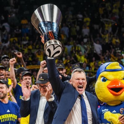 Bu ülkede ya Fenerbahçe'lisindir ya da Fenerbahçe düşmanı