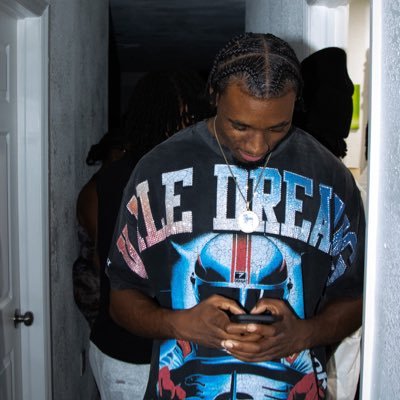 Moneytalkinnnnn's profile picture. New Account 🦅