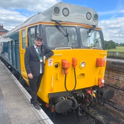 18 Trainspotter enthusiast in Essex that makes videos I use a Canon EOS R100 for photos and iPhone 13 for videos